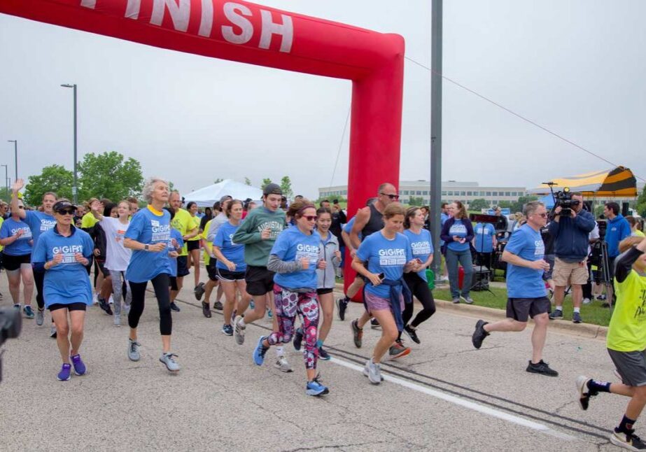 Starting the GiGiFIT Acceptance Challenge 5K in Hoffman Estates, IL 